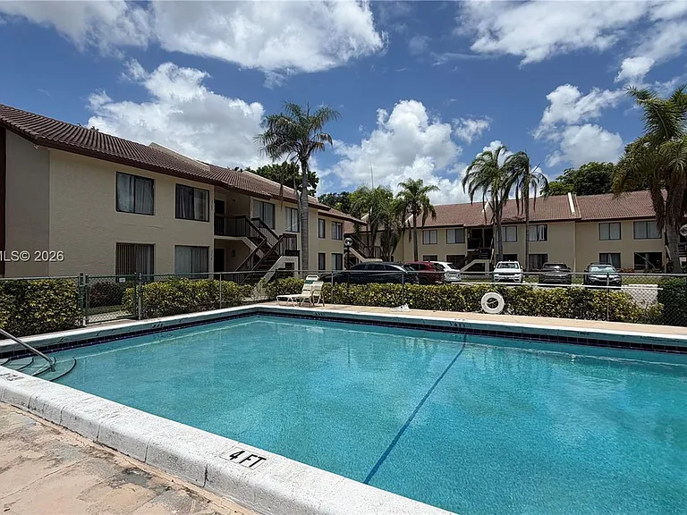 2550 Riverside Dr #223 — Photo 18