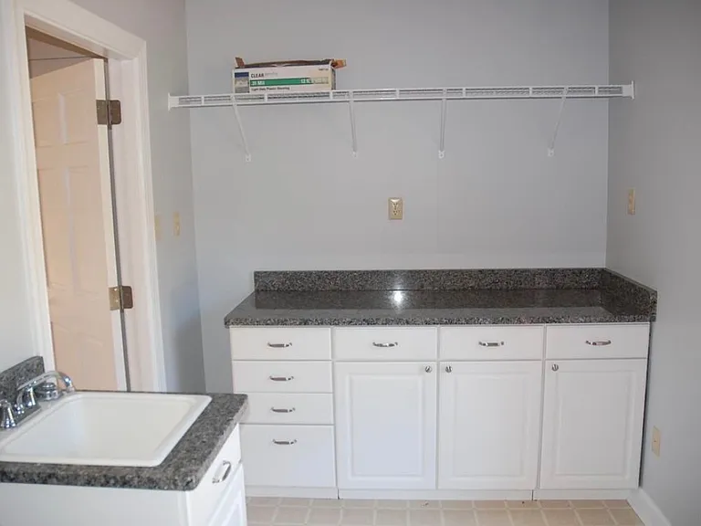 104 Dorchester Ln — Photo 15