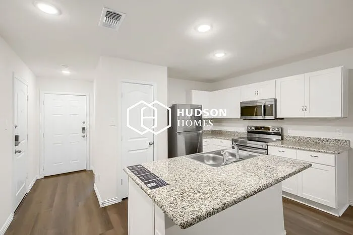 514 E Shepherd St — Photo 6