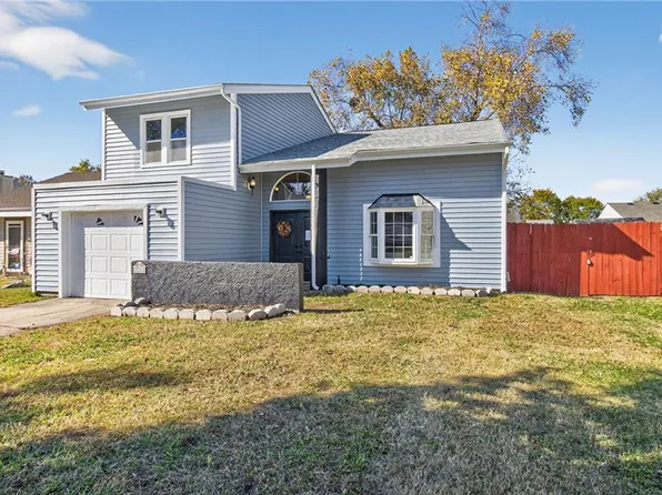 3252 Sugar Creek Dr, Virginia Beach, VA 23452