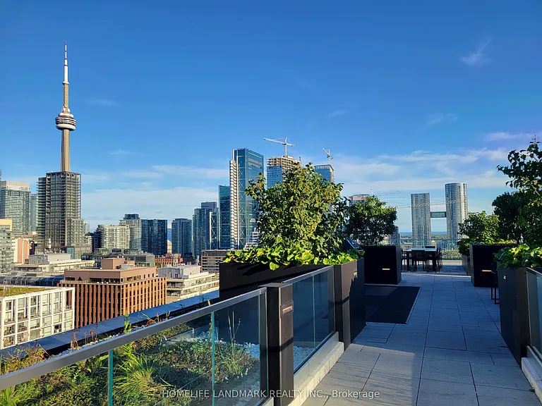 505 Richmond St W #504 — Photo 6