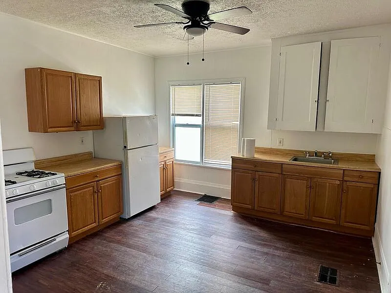 1 bed, 1.0 bath, $775 — Photo 3