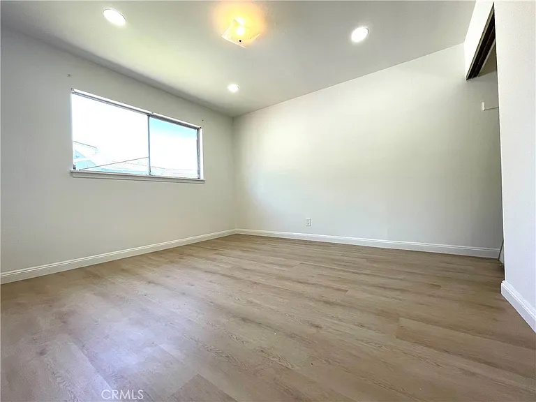 2551 W Rome Ave — Photo 7