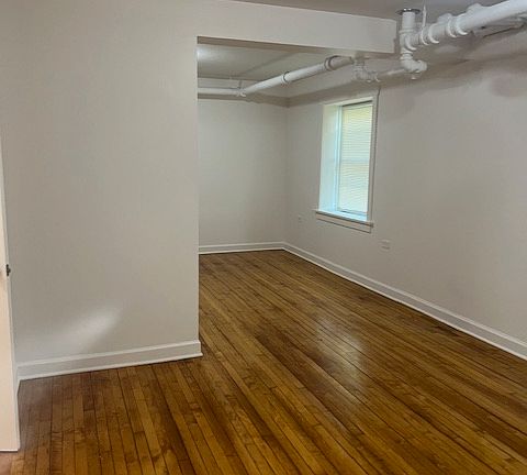 3rd image of 5917 W West End Ave #G