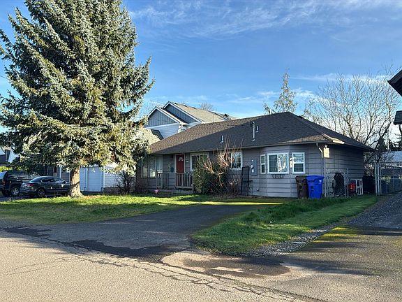 2nd image of 230 Cedar St