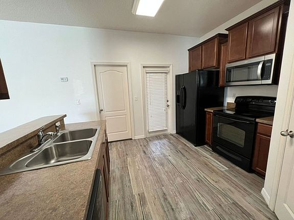 3rd image of 1650 J Lawson Blvd