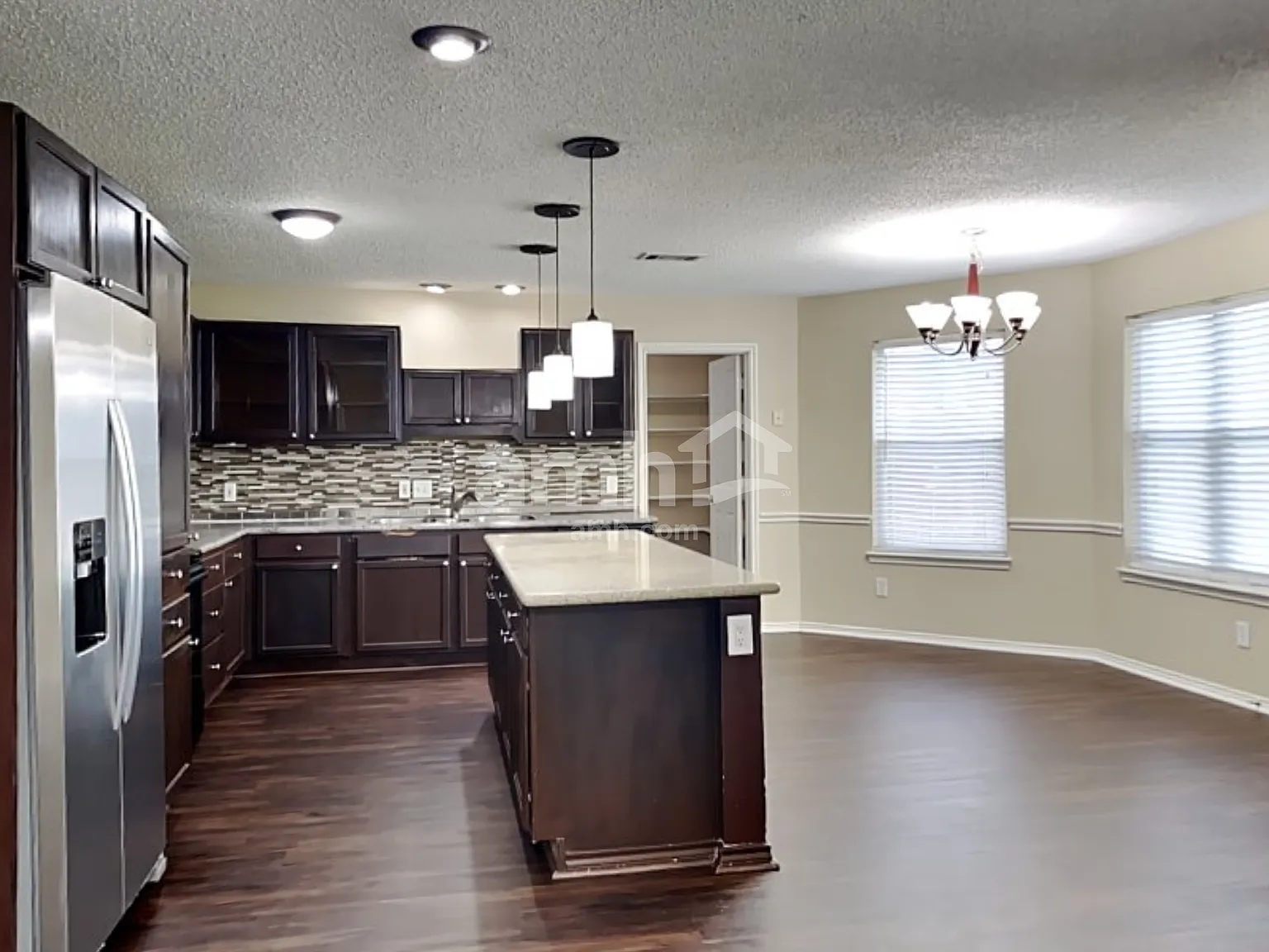 4 bed, 2.5 bath, 2644 sqft, $2,630 — Photo 3
