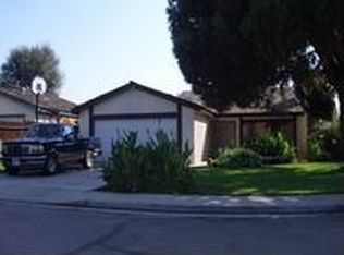 3908 Highland Hills St, Bakersfield, CA 93308