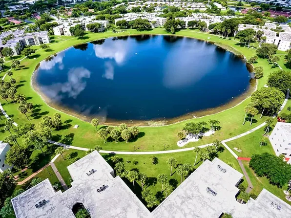 15548 Bottlebrush Cir, Delray Beach, FL 33484