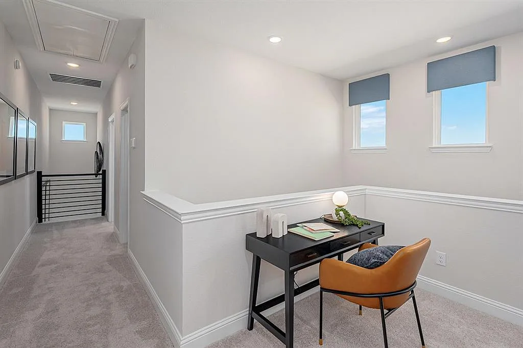 4 bed, 2309 sqft, $3,500 — Photo 4