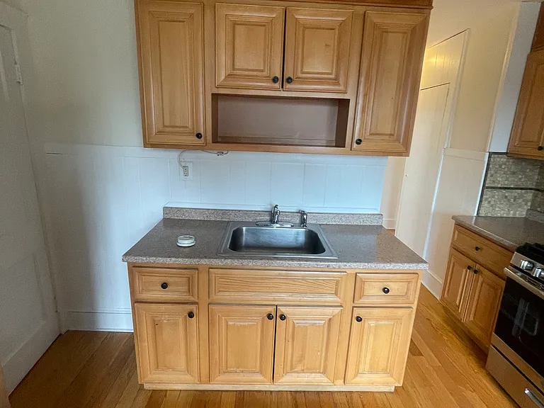 243 Henry Ave #1 — Photo 4