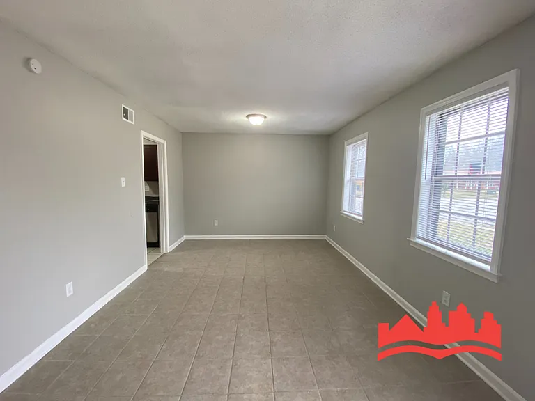 3935 Battlefield Dr — Photo 9