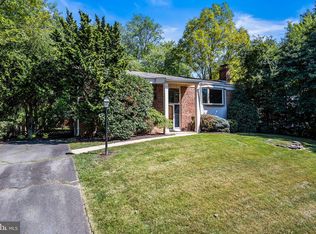 1317 Macbeth St, Mc Lean, VA 22102