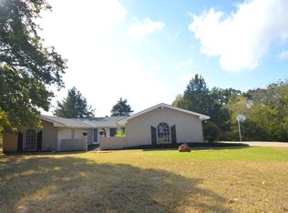 1722 Red Fox Rd, Edmond, OK 73034