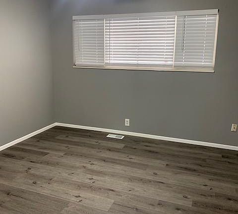 4th image of 4924 S Holladay Blvd