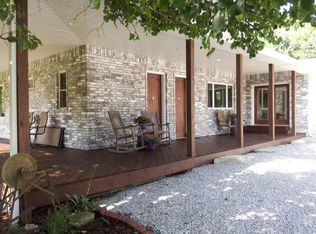 3189 Pleasant Valley Dr, Galena, MO 65656