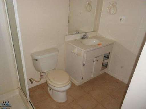4th image of 22922 Glenbrook St