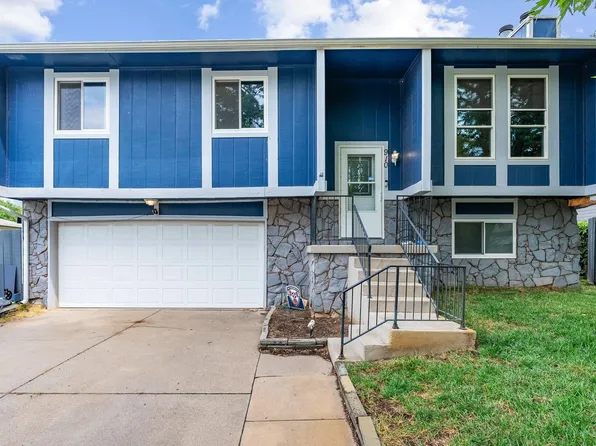 910 E 53rd St S, Wichita, KS 67216