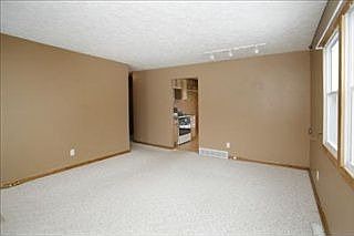 3rd image of 115 Manor Dr