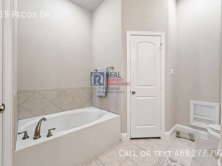 319 Pecos Dr — Photo 24