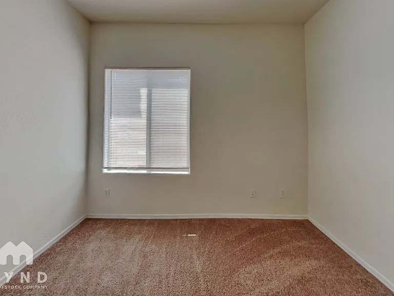 9928 W Marguerite Ave — Photo 6