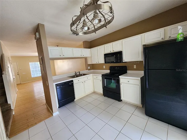 1317 Throckmorton Dr — Photo 7