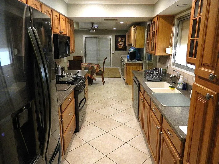 12915 W Prospect Dr — Photo 3