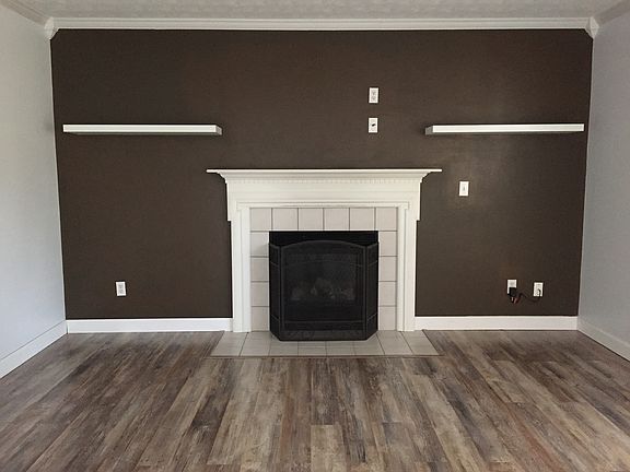4th image of 50 Orville Ct