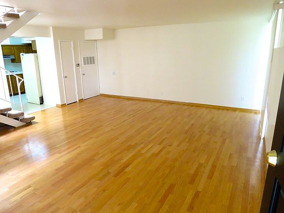 3rd image of 4610 Densmore Ave Unit 16