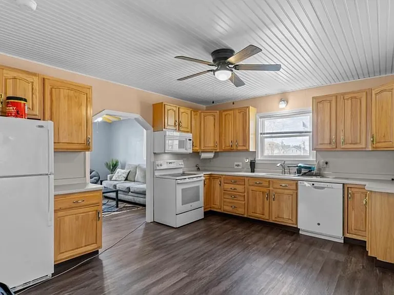 446 Coe St #1 — Photo 5