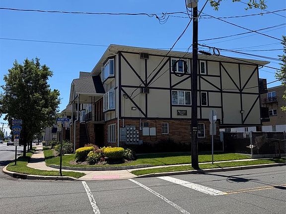 3rd image of 33 Henry Pl APT B4