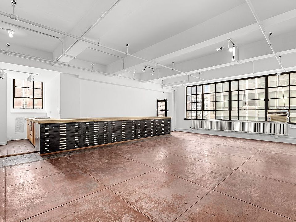 1st image of 361 W 36th St #6THFLOOR