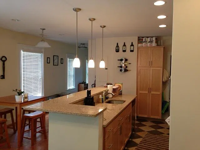 2 bed, 2.5 bath, 1200 sqft, $1,895 — Photo 3