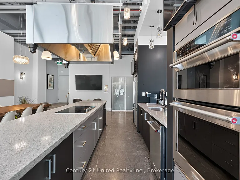 100 Bond St E #422 — Photo 13