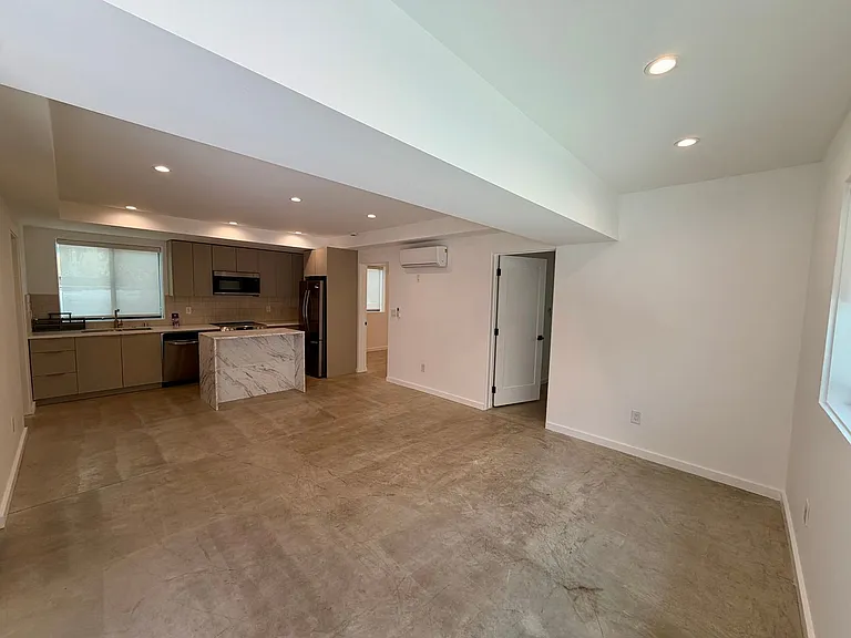 2821 Colorado Ave — Photo 13