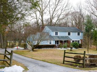 16 Elaine Dr, Thornton, PA 19373