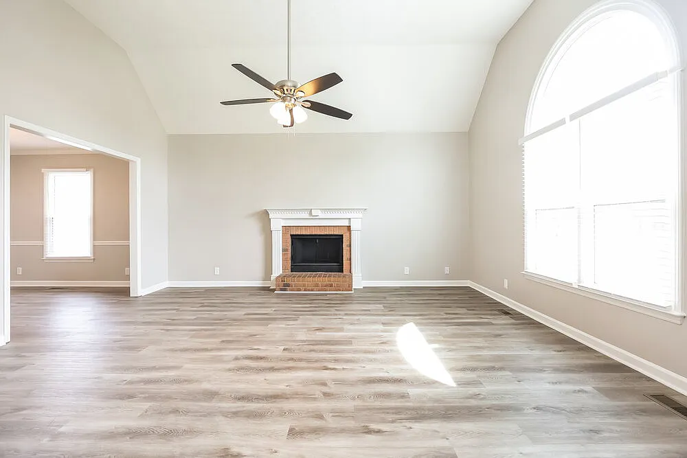 4 bed, 2.5 bath, 2425 sqft, $2,810 — Photo 4