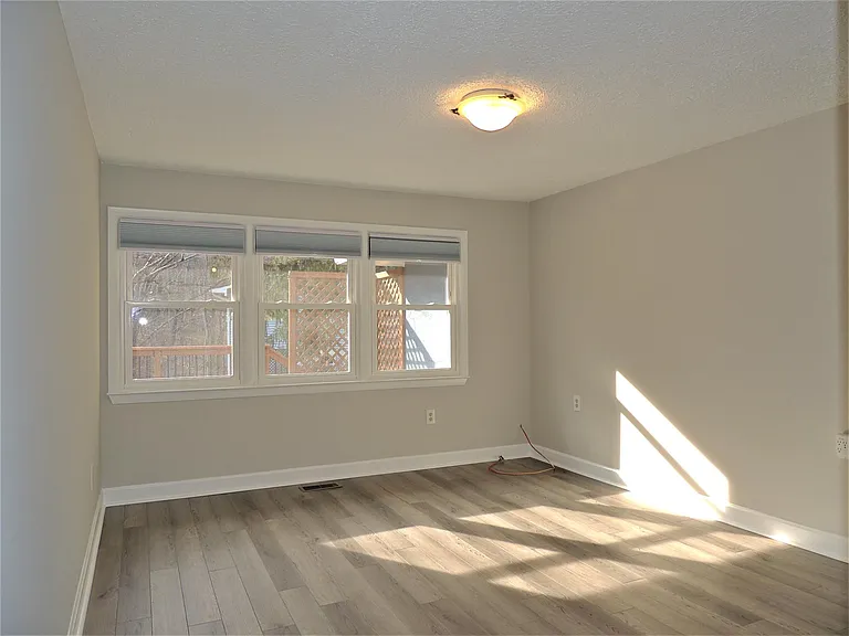 4 Weston Ln — Photo 10