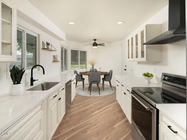 10206 W PINEAIRE Drive, Sun City, AZ 85351