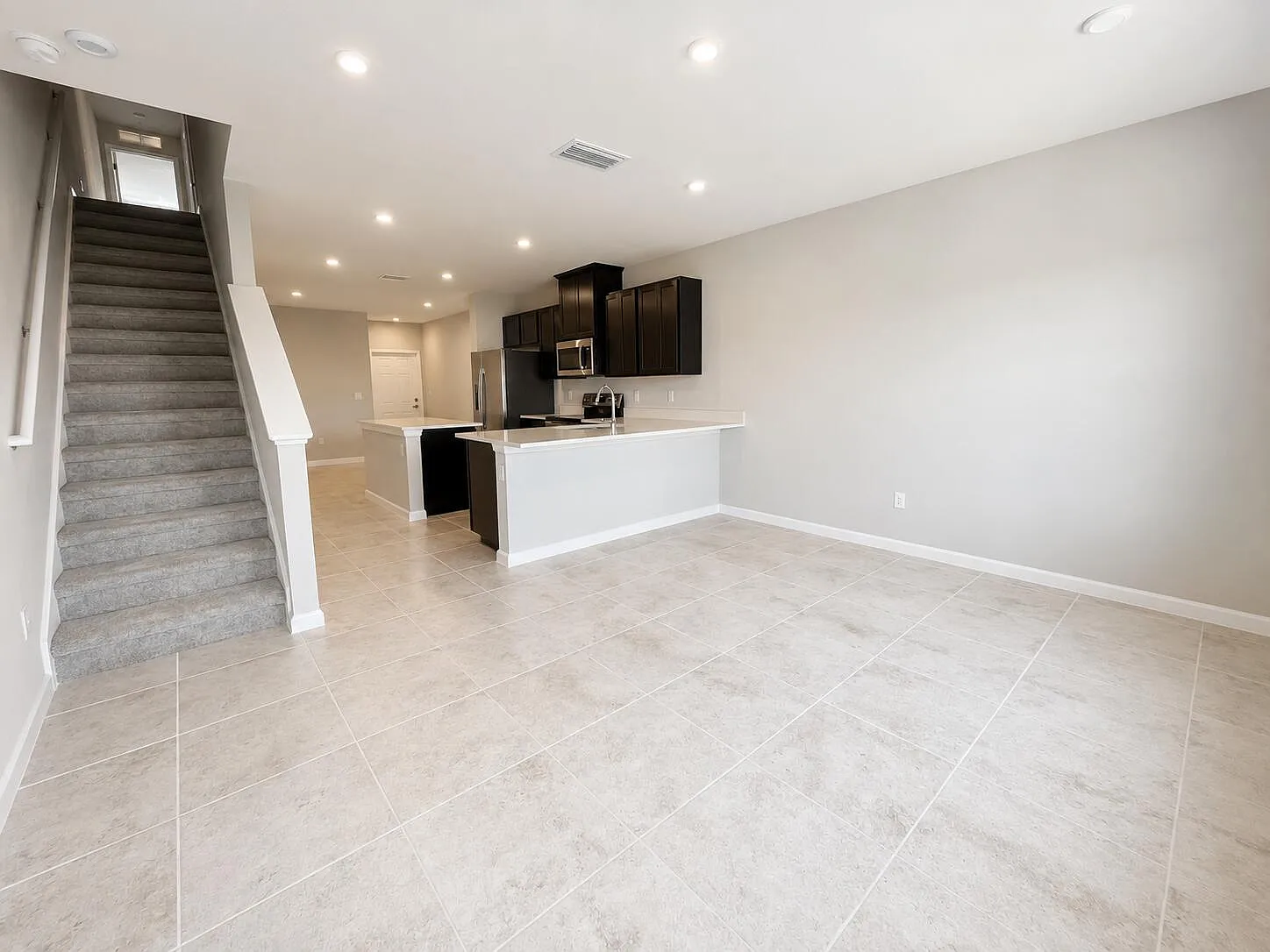 3 bed, 2.5 bath, 1440 sqft, $2,400 — Photo 4