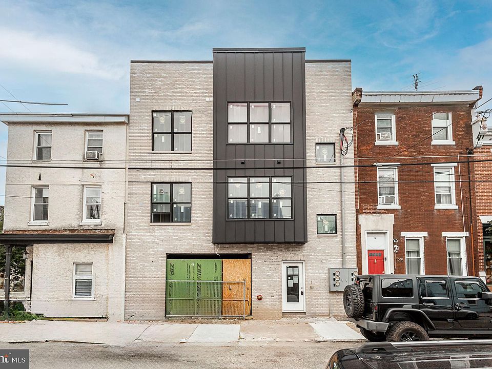 1st image of 1217 E Columbia Ave #19-4