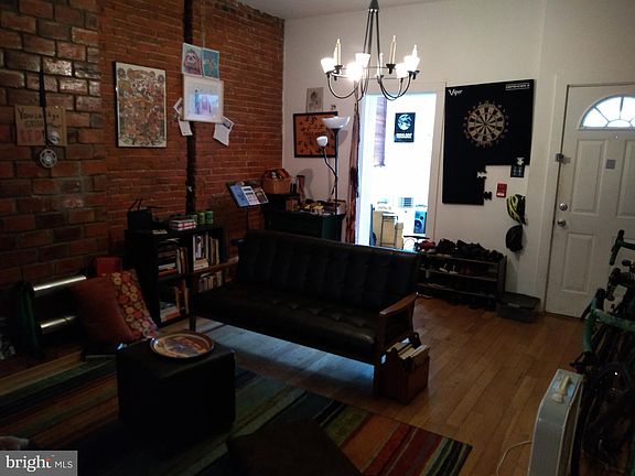 3rd image of 2923-25 Poplar St APT 1B
