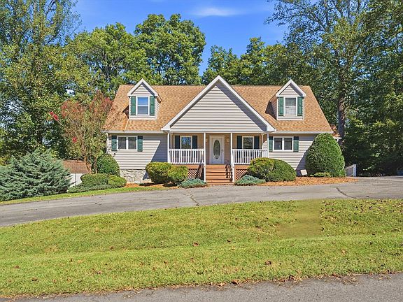 2nd image of 310 Indian Pointe Dr