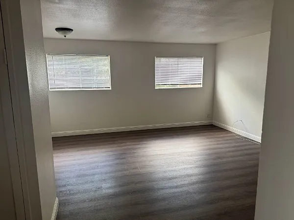 1539 W Avenue H #8 — Photo 5