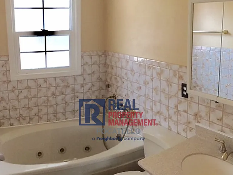 206 Sorenson Ave — Photo 10