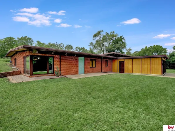 16300 Cottonwood St, Bennet, NE 68317