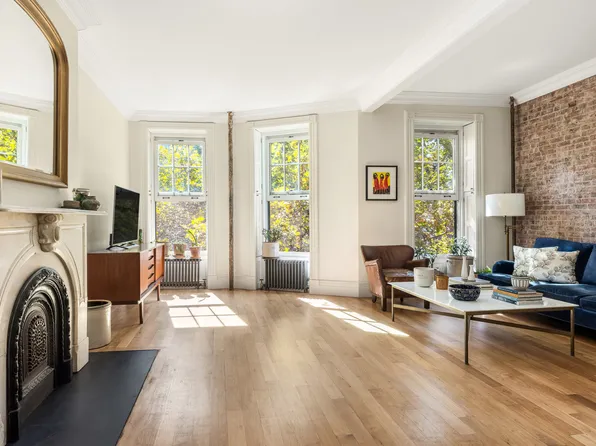 67 Perry Street image 1 of 14