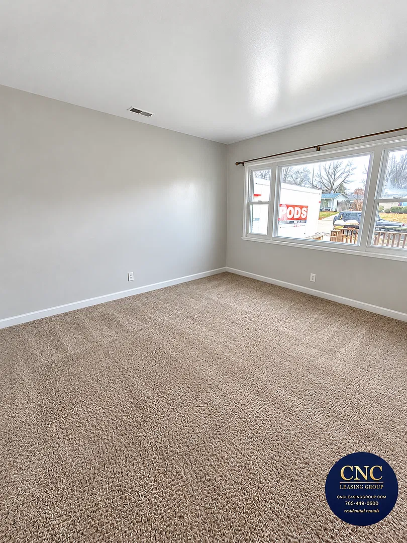 1129 Beck Lane — Photo 2