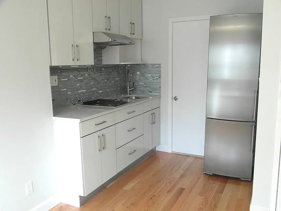 2nd image of 101 Allen St APT 5D