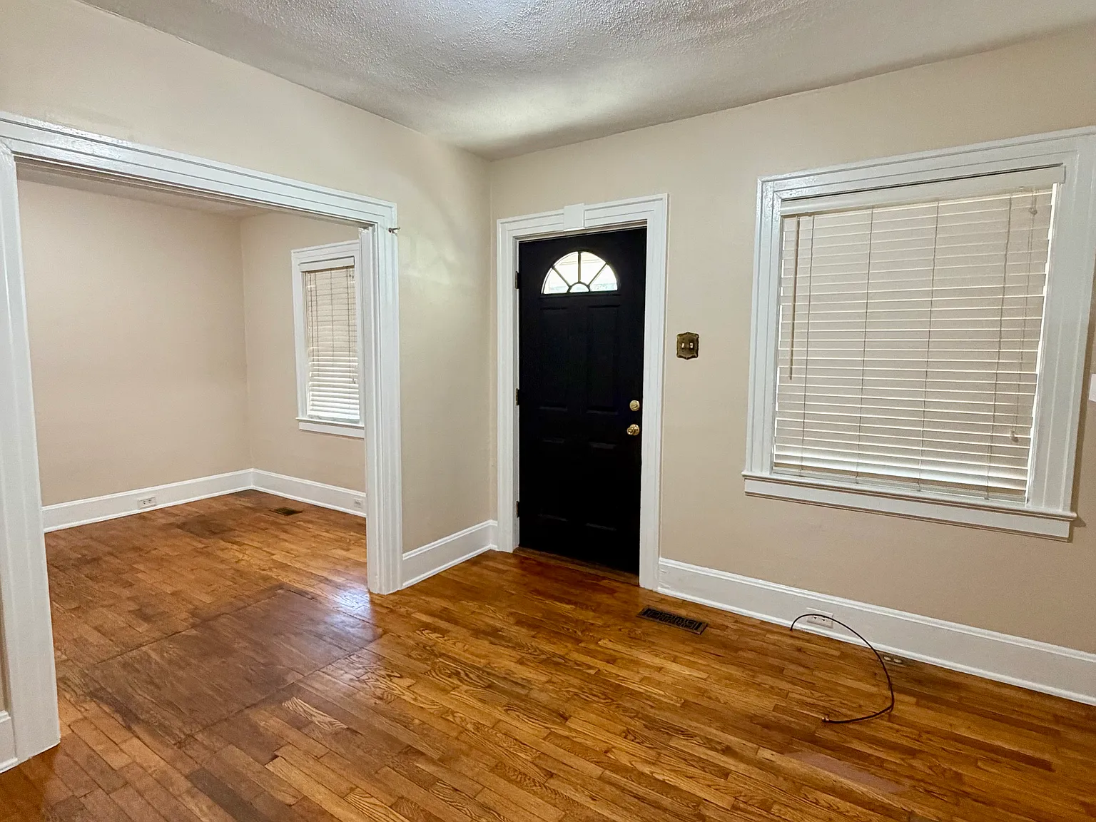 2 bed, 792 sqft, $1,500 — Photo 2